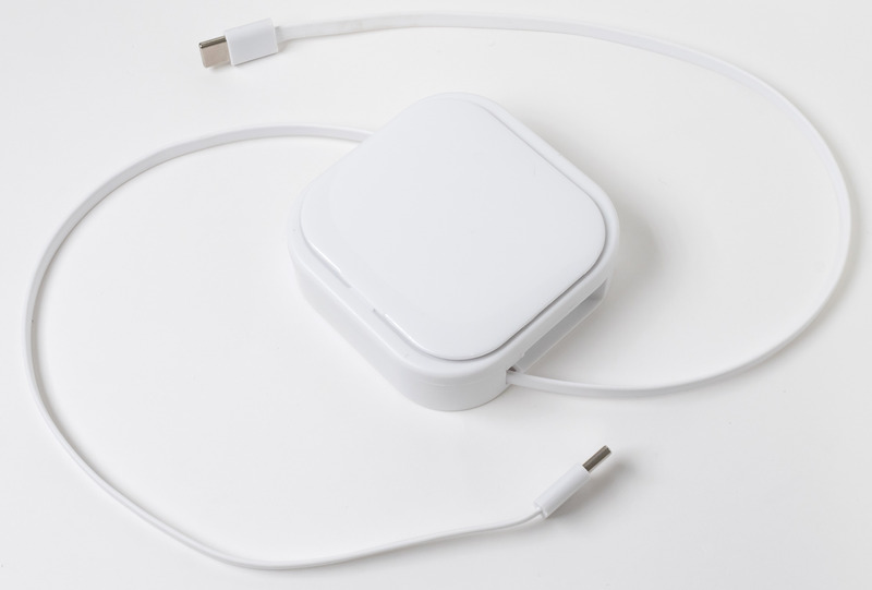 リール式マルチ充電ケーブル 1