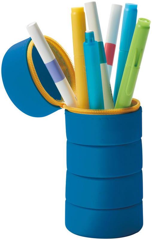 スタンドにもなるシリコンケース 3