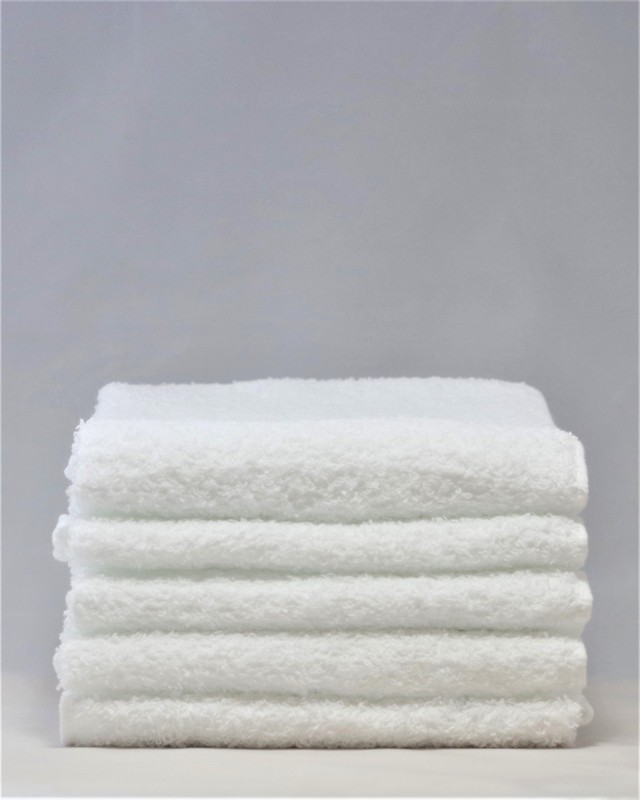 Q.ソフトタオルについて<br />
<br />
タオルの表面に熱風当ててパイルをたたせることでふわふわな手触りが特徴のタオルです。<br />
<br />
シリンダータオルと比較すると見た目にも厚みがあり、吸水性にも優れています。 国産白ソフトタオル 240匁 0