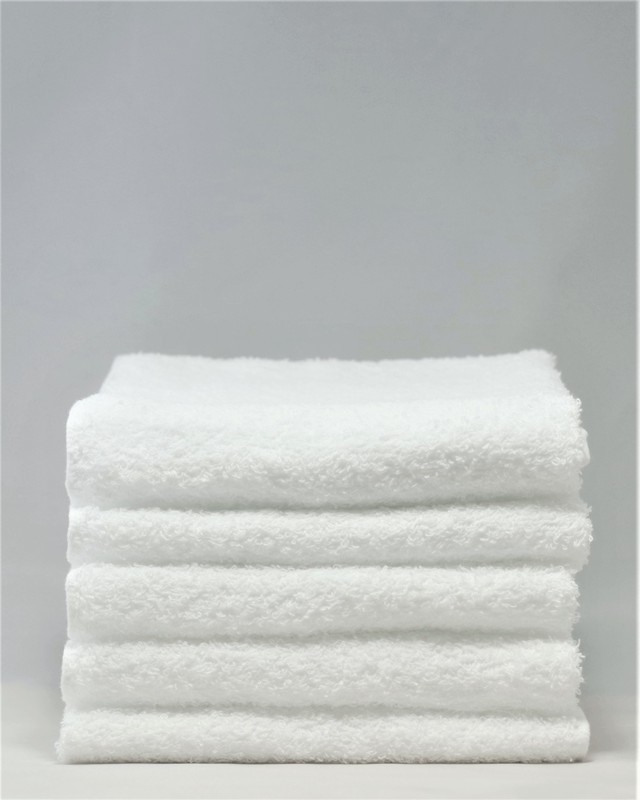 Q.ソフトタオルについて<br />
<br />
タオルの表面に熱風当ててパイルをたたせることでふわふわな手触りが特徴のタオルです。<br />
<br />
シリンダータオルと比較すると見た目にも厚みがあり、吸水性にも優れています。 国産白ソフトタオル 260匁 0