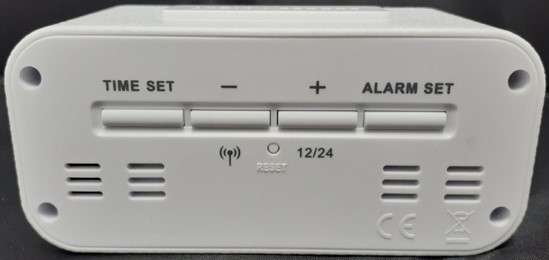 名入れ範囲:背面上(3×70mm)もしくは背面下部(10×30mm) 革風電波アラームクロック(ホワイト) 3