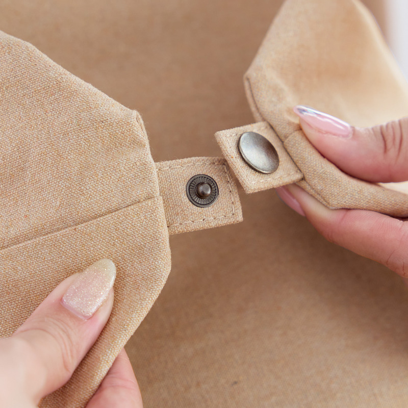 底面のボタンを留めるとマチありバッグに Reキャンバス2wayトート 5