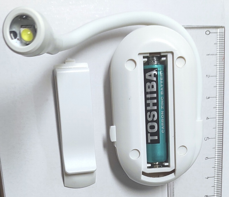 単4電池1個使用(別売) 両手が使えるLEDクリップライト 3