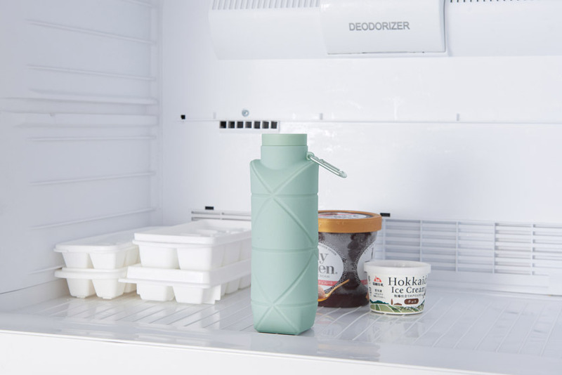 飲み物を入れて凍らせられます パタメル 折り畳みシリコンボトル 4